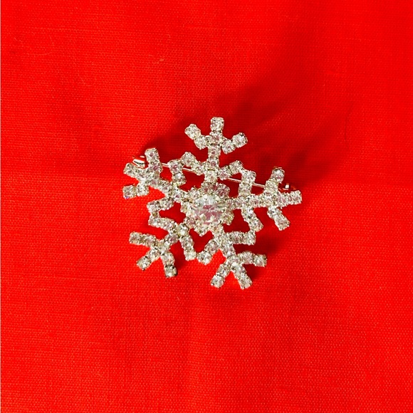Snowflake Brooch Set in Blue and Silver - Picture 3 of 4